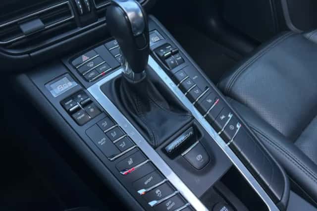 Porsche Macan (2021) thumbnail 26