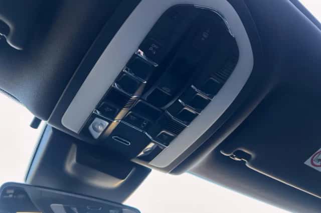 Porsche Macan (2021) thumbnail 30