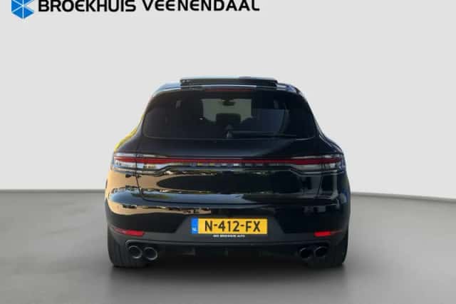 Porsche Macan (2021) thumbnail 5