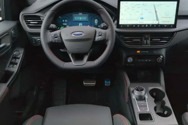 Ford Kuga (2025) thumbnail 2