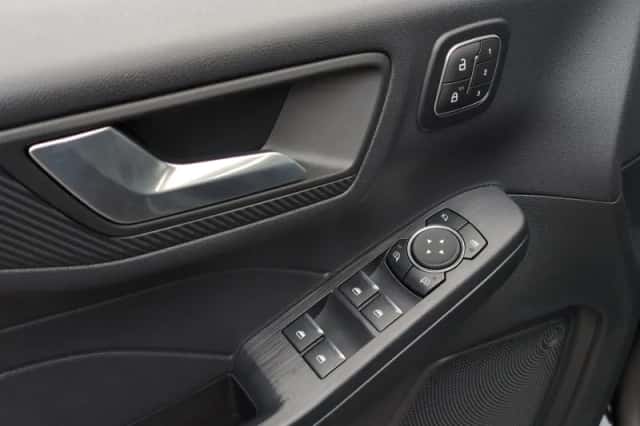 Ford Kuga (2025) thumbnail 15