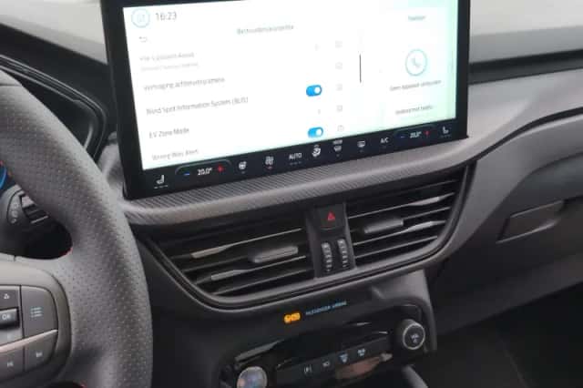 Ford Kuga (2025) thumbnail 19