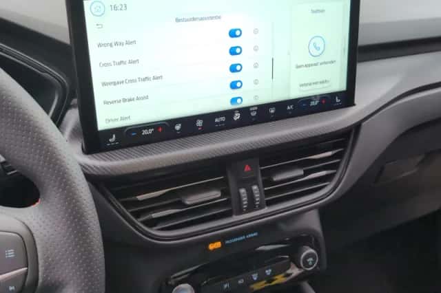 Ford Kuga (2025) thumbnail 21