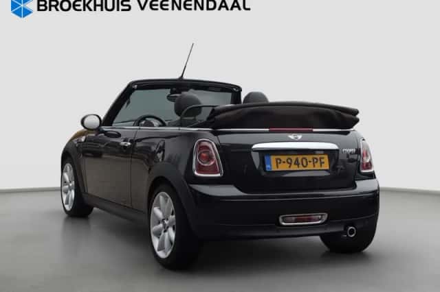 MINI Cabrio (2014) thumbnail 2