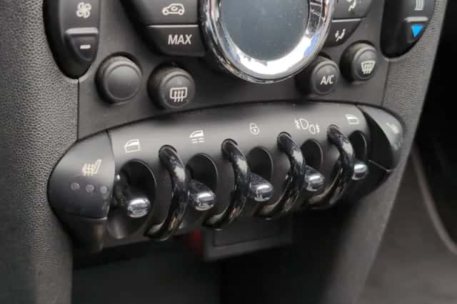 MINI Cabrio (2014) thumbnail 20