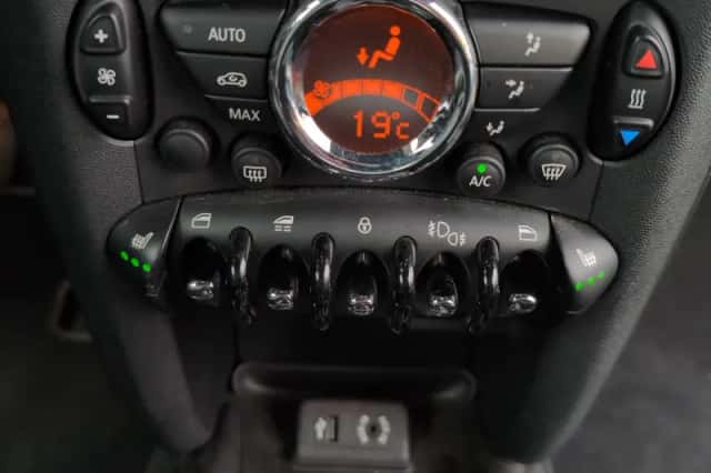 MINI Cabrio (2014) thumbnail 21
