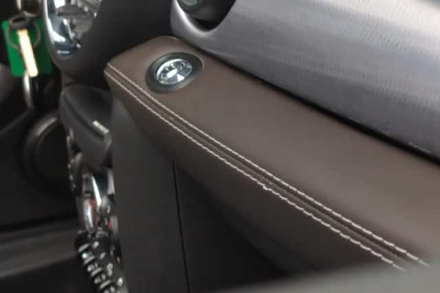 MINI Cabrio (2014) thumbnail 23