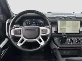 Land Rover Defender (2021) thumbnail 2