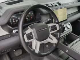 Land Rover Defender (2021) thumbnail 13