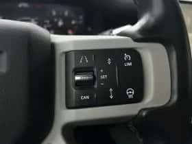 Land Rover Defender (2021) thumbnail 16