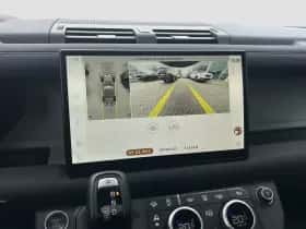 Land Rover Defender (2021) thumbnail 27