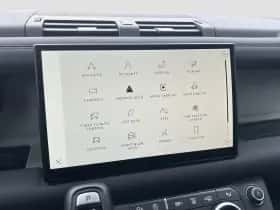 Land Rover Defender (2021) thumbnail 28