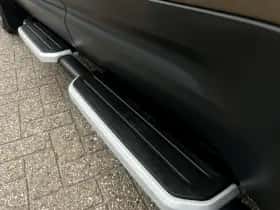 Land Rover Defender (2021) thumbnail 34