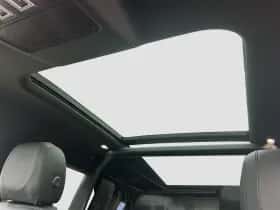 Land Rover Defender (2021) thumbnail 8
