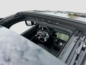 Land Rover Defender (2021) thumbnail 9