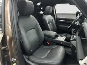 Land Rover Defender (2021) thumbnail 10