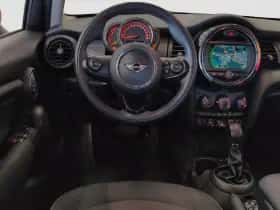 MINI Cooper (2017) thumbnail 2