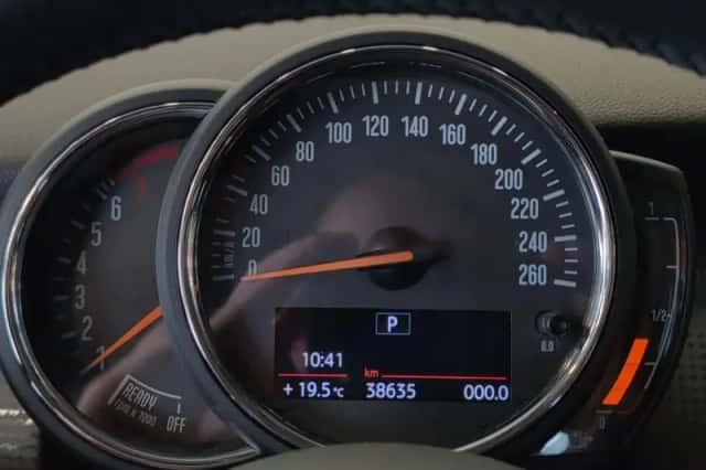 MINI Cooper (2017) thumbnail 12