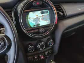 MINI Cooper (2017) thumbnail 16
