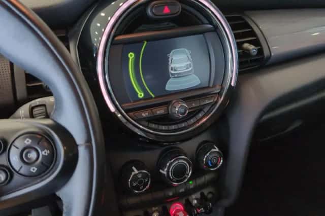 MINI Cooper (2017) thumbnail 19