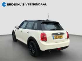 MINI Cooper (2017) thumbnail 3