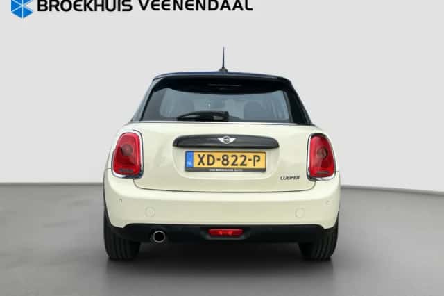 MINI Cooper (2017) thumbnail 5