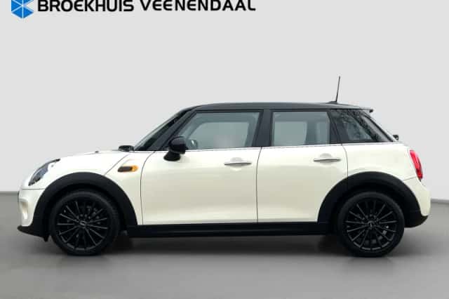MINI Cooper (2017) thumbnail 6