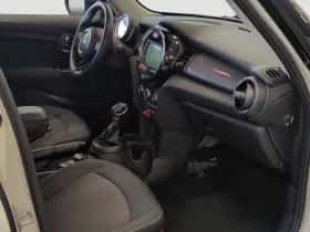 MINI Cooper (2017) thumbnail 9