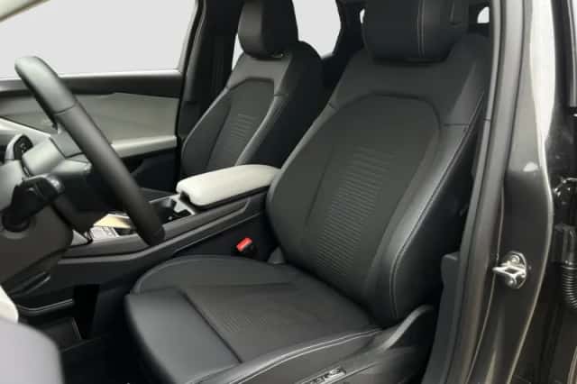 Ford Explorer (2026) thumbnail 8