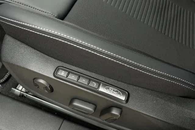 Ford Explorer (2026) thumbnail 9