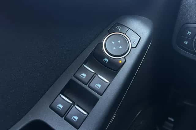 Ford Fiesta (2020) thumbnail 25