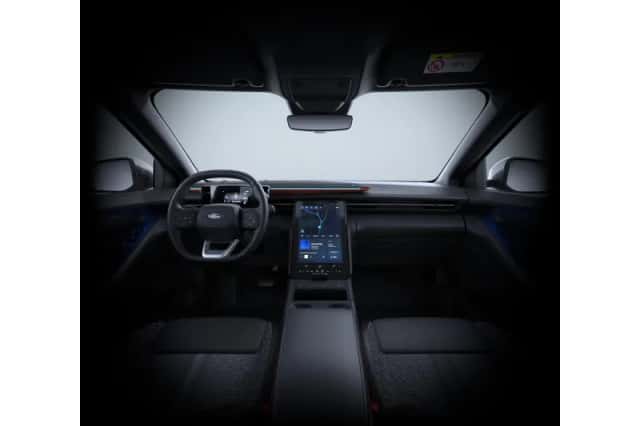 Ford Explorer (2026) thumbnail 4