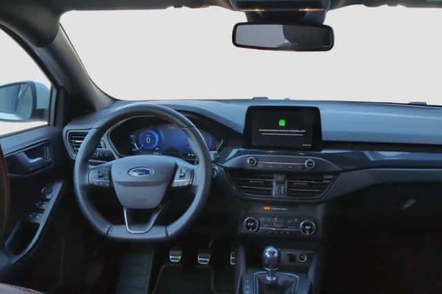 Ford Focus (2020) thumbnail 2