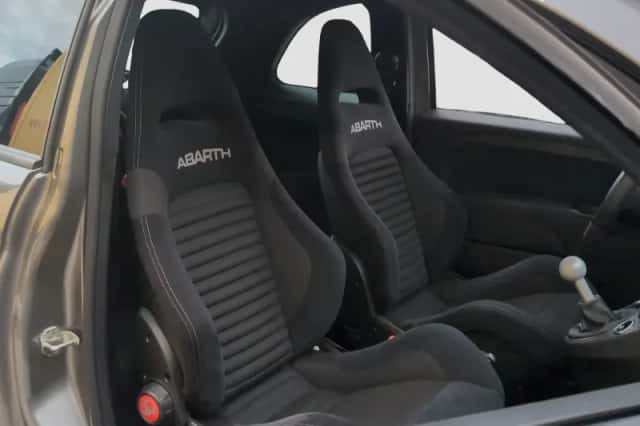Fiat 500 (2019) thumbnail 11