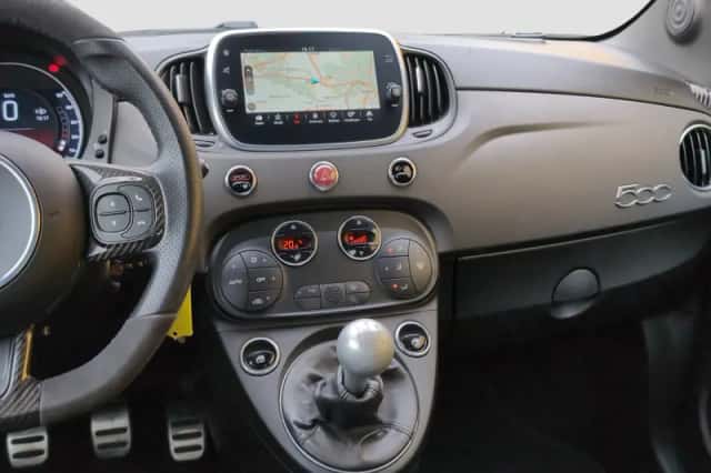 Fiat 500 (2019) thumbnail 23
