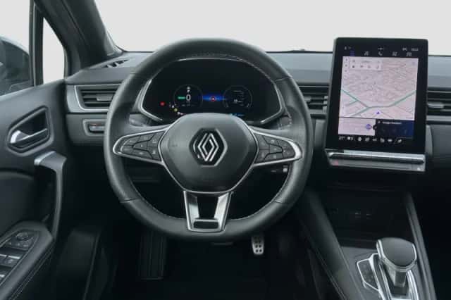 Renault Captur (2024) thumbnail 2