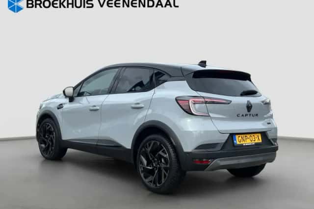 Renault Captur (2024) thumbnail 3