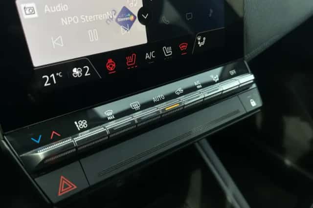 Renault Captur (2024) thumbnail 23