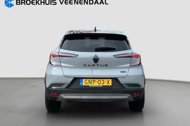 Renault Captur (2024) thumbnail 5