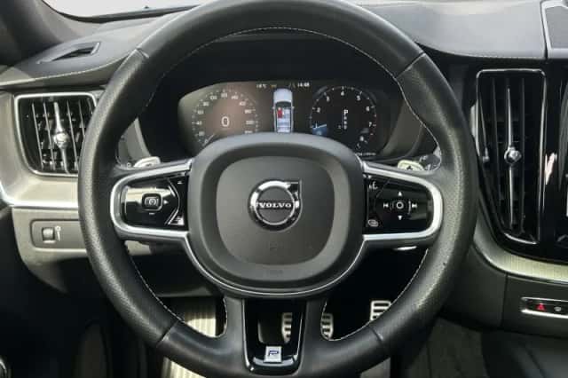 Volvo XC60 (2017) thumbnail 13