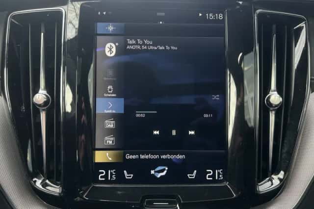 Volvo XC60 (2017) thumbnail 31