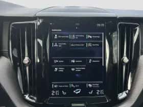 Volvo XC60 (2017) thumbnail 32