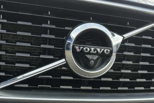 Volvo XC60 (2017) thumbnail 39