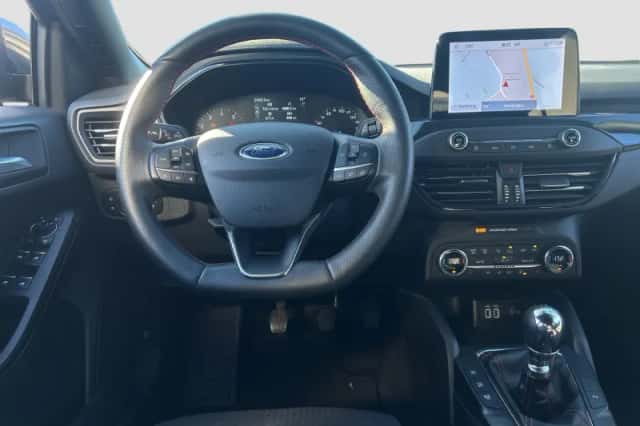 Ford Focus (2022) thumbnail 2