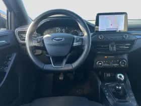Ford Focus (2022) thumbnail 2