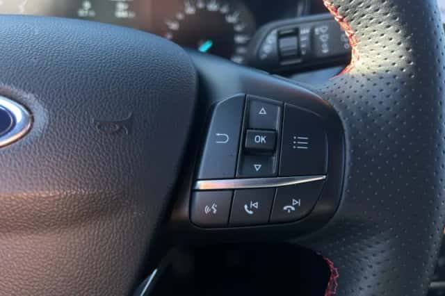 Ford Focus (2022) thumbnail 16