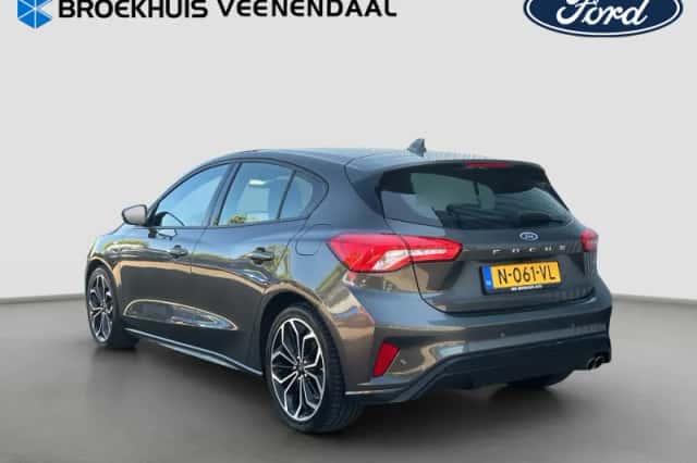 Ford Focus (2022) thumbnail 3