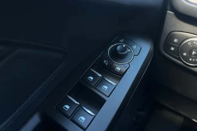 Ford Focus (2022) thumbnail 21