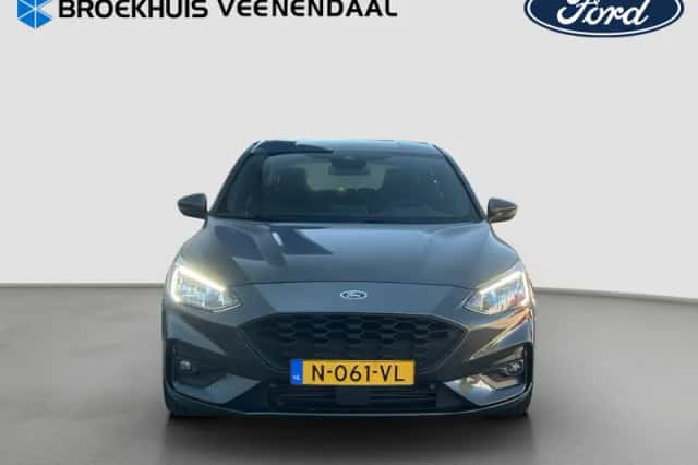 Ford Focus (2022) thumbnail 4