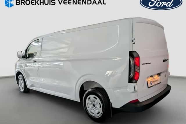Ford Transit Custom (2024) thumbnail 3